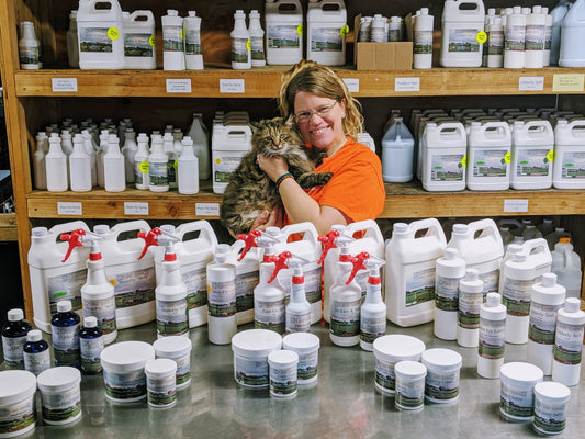 Shoo-Fly Plus All-Natural Insect Spray for Animals, Barns & Gardens – Chemical-Free